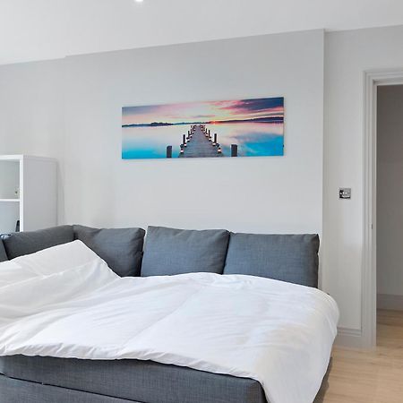 Spacious, 3 Bedroom, 2 Bathroom, Surbiton Zewnętrze zdjęcie