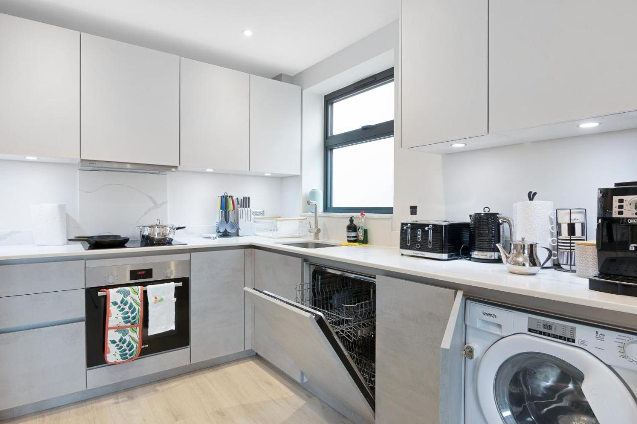 Spacious, 3 Bedroom, 2 Bathroom, Surbiton Zewnętrze zdjęcie